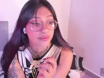 Aleja_5  live sex cam