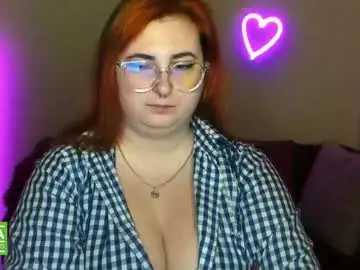 Alicia_side_red  live sex cam