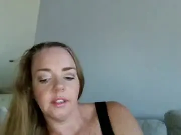Azgirl4u  live sex cam