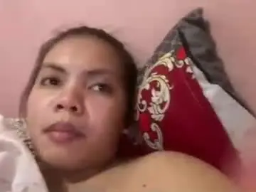 Joyneedsdaddy  live sex cam