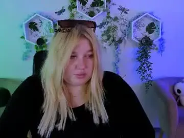 Juli_kisss  live sex cam