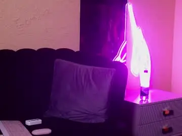 Luxacole  live sex cam