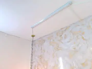 Brianaduque  live sex cam