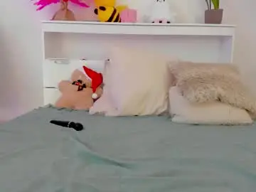 Crystalnut  live sex cam