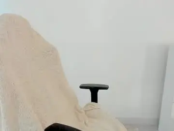 Crystalnut  live sex cam