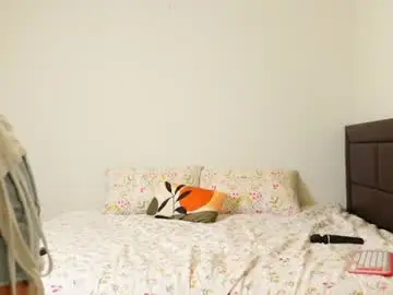 Kiraavery11  live sex cam