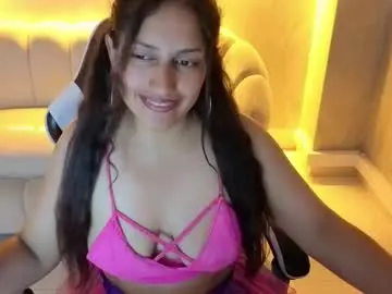 Lucia_tx  live sex cam