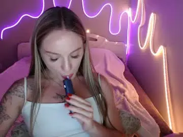 Meowwmirra  live sex cam