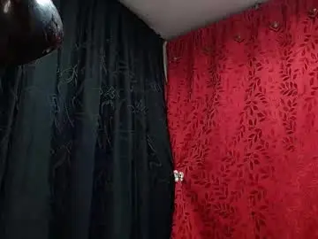 Nicolleowens  live sex cam