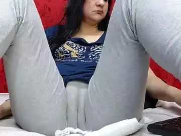 Nicolleowens  live sex cam