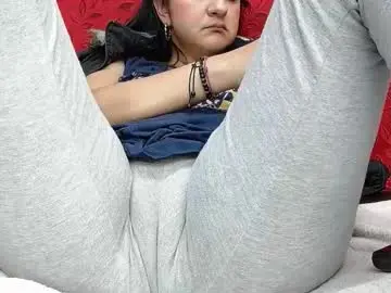 Nicolleowens  live sex cam