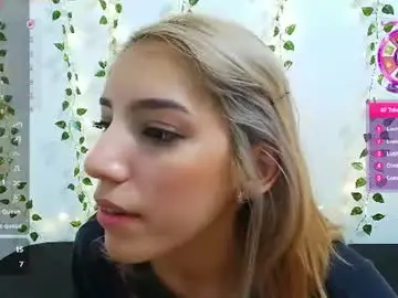 Petite_blossom4  live sex cam