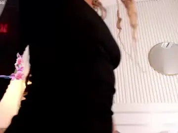 Saralewwis  live sex cam