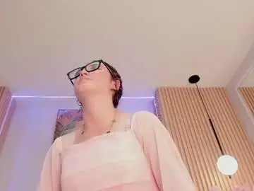 Adeline__smith  live sex cam