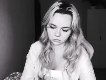 Juicy_mel  live sex cam