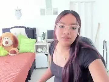 Lauu7  live sex cam