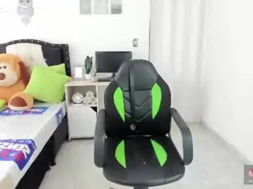 Lauu7  live sex cam