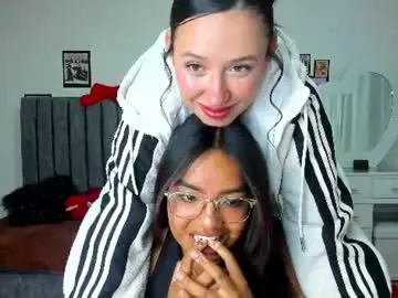 Lauu7  live sex cam
