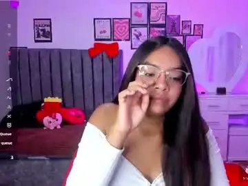 Lauu7  live sex cam
