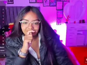 Lauu7  live sex cam