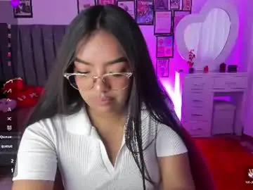 Lauu7  live sex cam