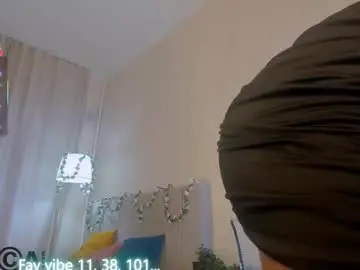 Milf_tea  live sex cam