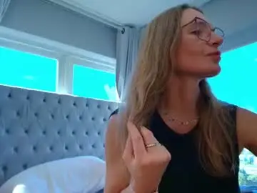 Milf_tea  live sex cam