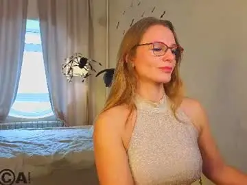 Milf_tea  live sex cam