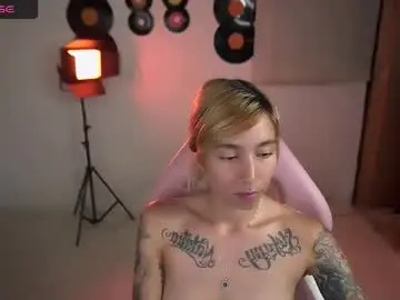 Saucy_jenn1  live sex cam