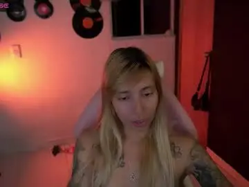 Saucy_jenn1  live sex cam