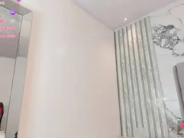 Suzetmonaco  live sex cam