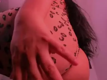 Valkyria12  live sex cam