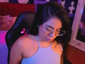 Valkyria12  live sex cam