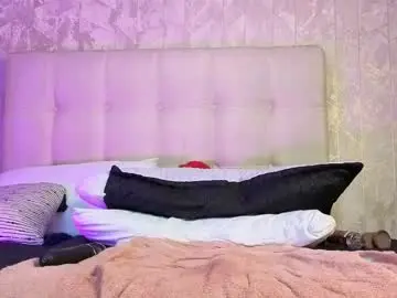 Valkyria12  live sex cam