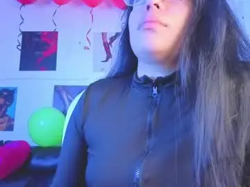 Valkyria12  live sex cam