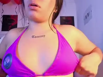 Valkyria12  live sex cam