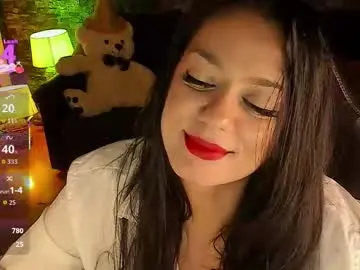 Xlaracroftx  live sex cam