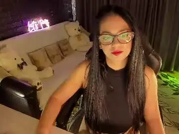 Xlaracroftx  live sex cam