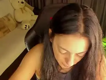 Xlaracroftx  live sex cam