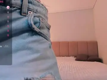 Aquilaris  live sex cam