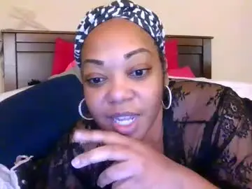 Brownroundrenee  live sex cam