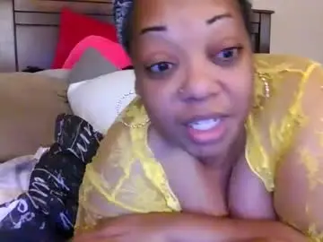 Brownroundrenee  live sex cam