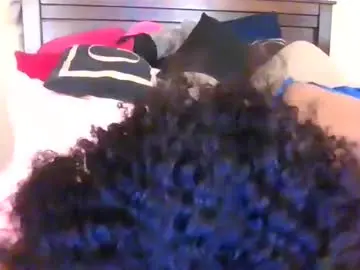 Brownroundrenee  live sex cam