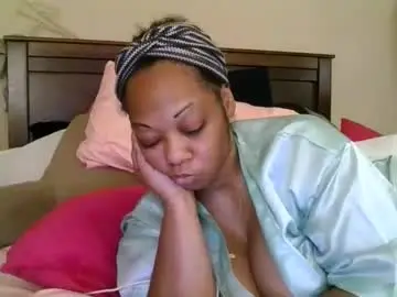 Brownroundrenee  live sex cam