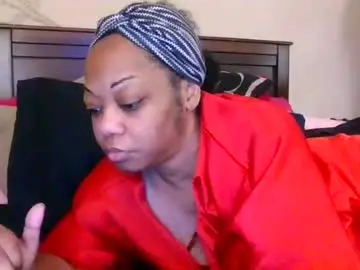 Brownroundrenee  live sex cam