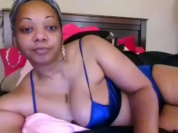 Brownroundrenee  live sex cam