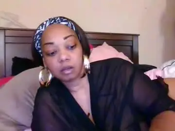 Brownroundrenee  live sex cam