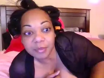 Brownroundrenee  live sex cam