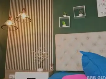 Emily_vermont  live sex cam