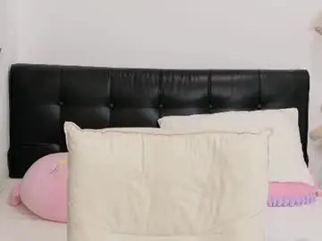 Janetjolie  live sex cam